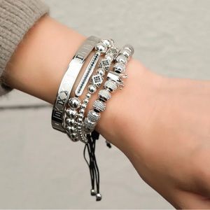 Crown bracelet set